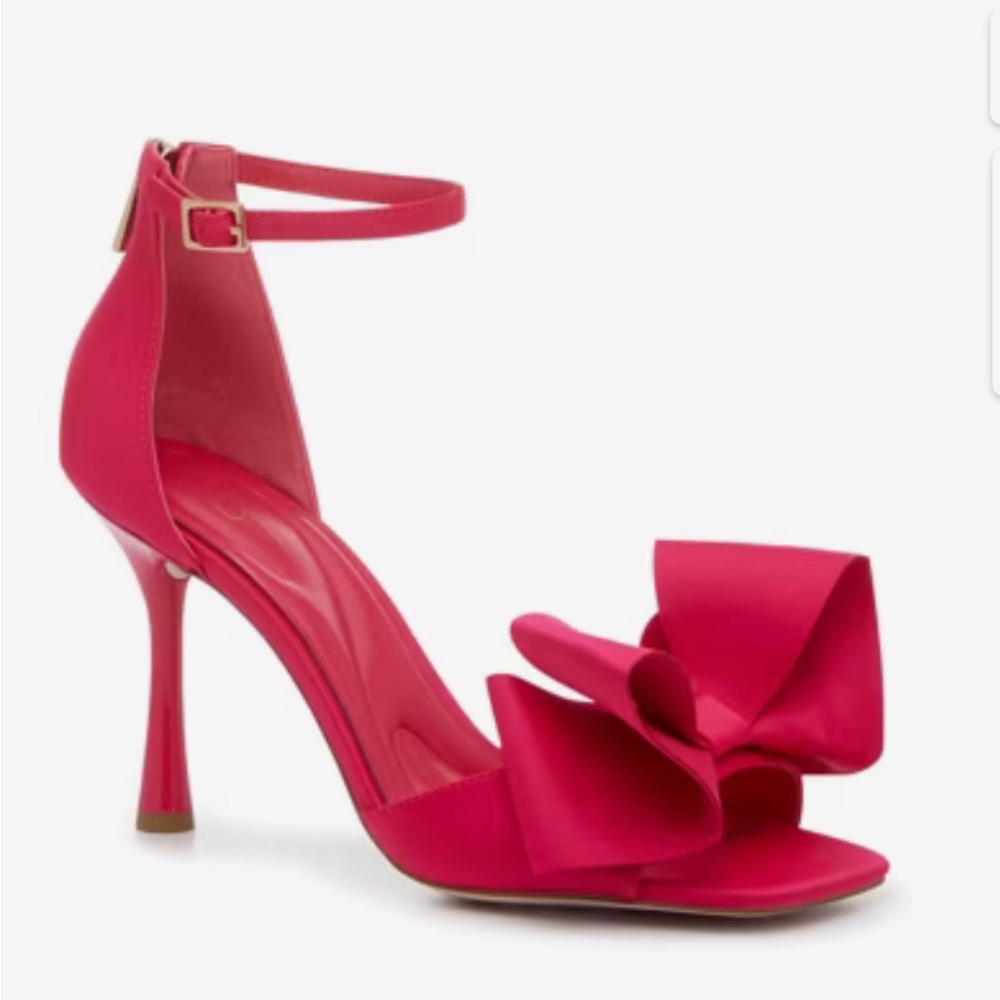 Jessica Simpson Fuchsia Heels with Bow Detail